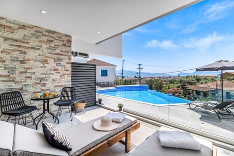 Property building, Balcony/Terrace, Living room, Swimming pool
