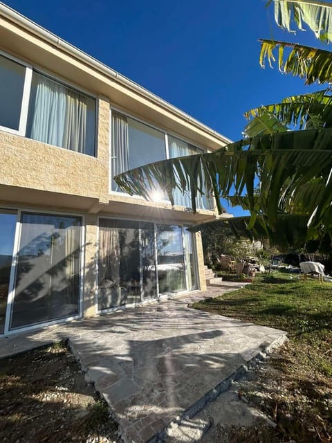 Holliday Tivat Bed and Breakfast in Kotor Municipality