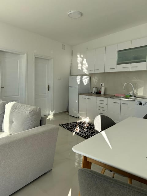 Holliday Tivat Bed and Breakfast in Kotor Municipality