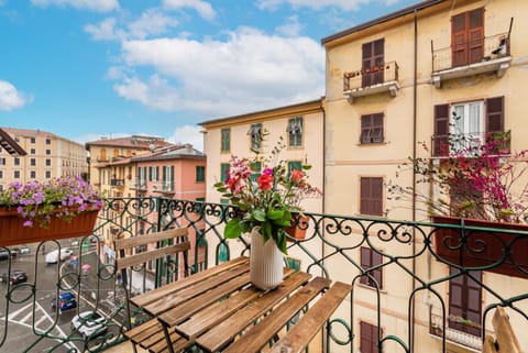 Spring, Neighbourhood, View (from property/room), Balcony/Terrace, City view, Street view