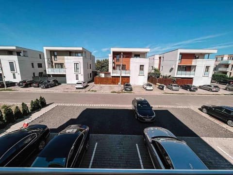 Neighbourhood, Street view