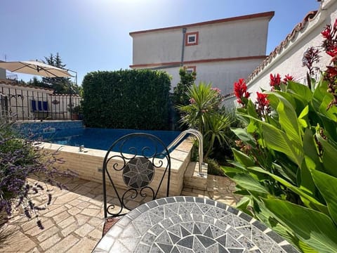 Garden, Garden view, Pool view, Swimming pool, sunbed