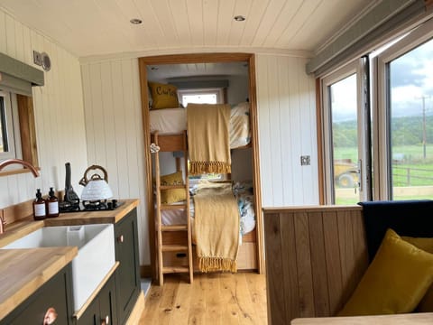 Cwtch Cader Shepherds Hut Campground/
RV Resort in Wales