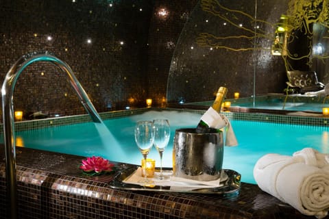 Massage, Swimming pool