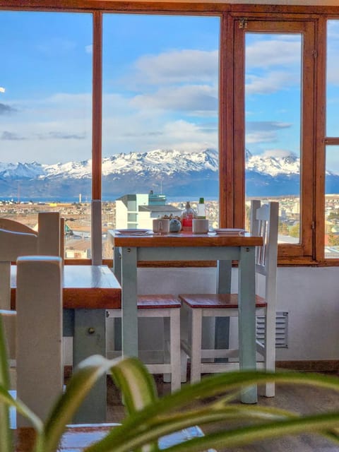 View (from property/room), Dining area, Mountain view, Breakfast