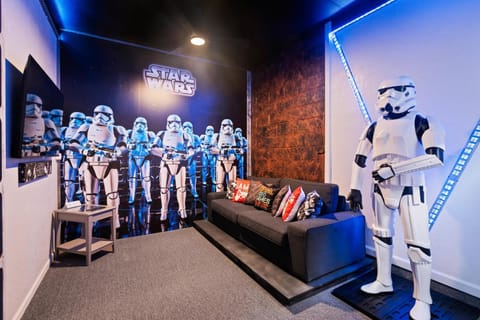 Communal lounge/ TV room