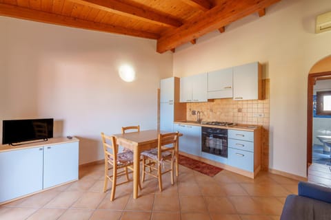 Property building, Kitchen or kitchenette, Living room