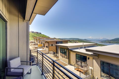 Hideout Haven Luxe Retreat with Lake View and Hot Tub House in Hideout