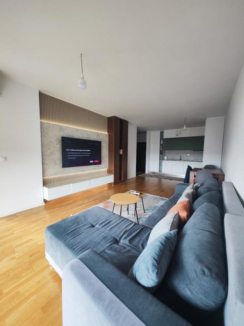 TV and multimedia, Kitchen or kitchenette, Living room