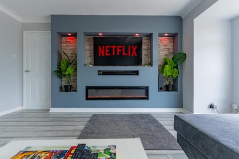 Communal lounge/ TV room, TV and multimedia