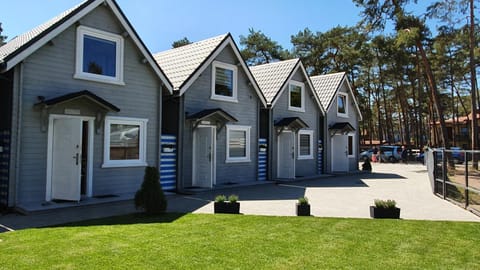 Property building, Day