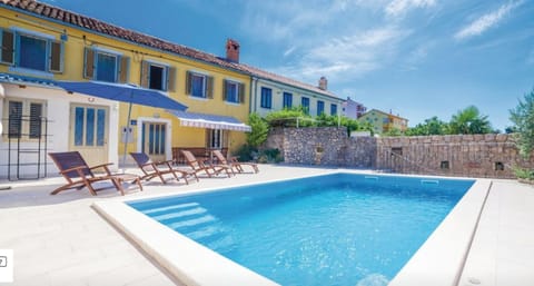 Schwarz pool house Villa in Crikvenica
