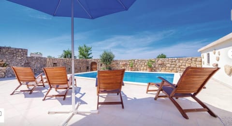 Schwarz pool house Villa in Crikvenica