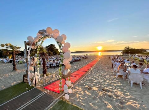 Natural landscape, Beach, Evening entertainment, Sunrise