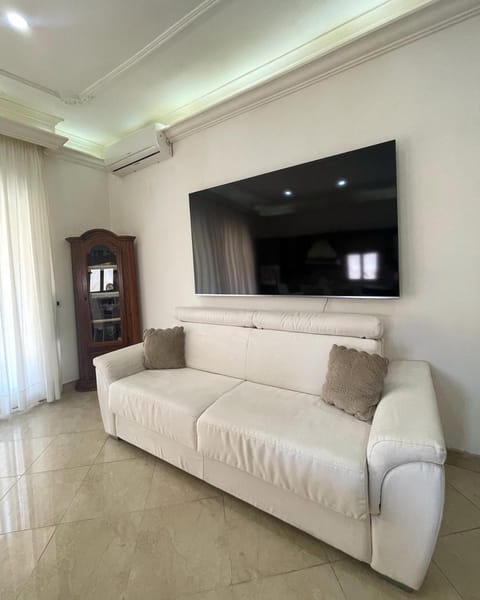 TV and multimedia, Living room, air conditioner