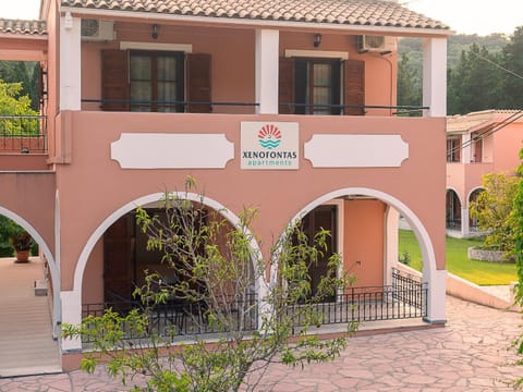 Property building, Facade/entrance