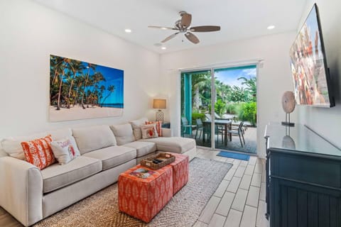 8000 Lost Shaker Lane House in Bay Lake