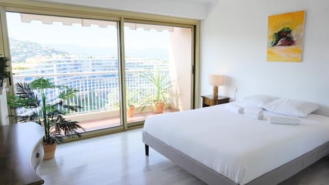 Bed, View (from property/room), Balcony/Terrace, Photo of the whole room, Bedroom, towels