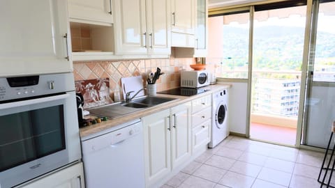 Dining area, dishwasher, minibar, pet friendly, stove, toaster, washing machine