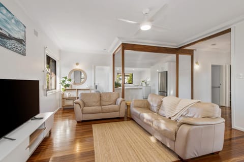 Living room, Other, Seating area, Evening entertainment