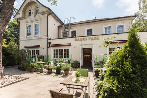 Day, Property logo or sign