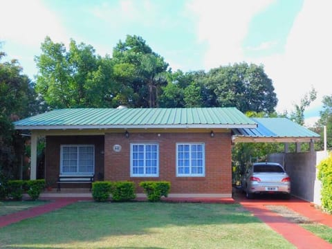 Property building, Facade/entrance, Garden, Parking