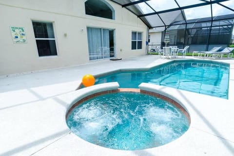 Natural landscape, Hot Tub, Hot Tub, Pool view, Swimming pool, Swimming pool, sunbed