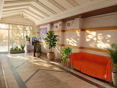 Property building, Restaurant/places to eat, Lobby or reception, Seating area, Area and facilities, Area and facilities