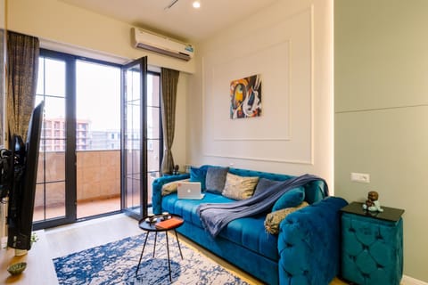 Living room, Seating area, air conditioner