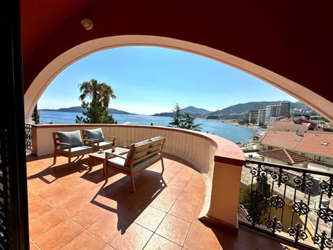 Balcony/Terrace, Mountain view, Sea view