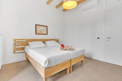 Alessia's Flat- Naviglio Grande Apartment in Milan