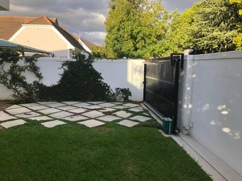 Stellenbosch - Winelands Living Solar Apartment in Stellenbosch