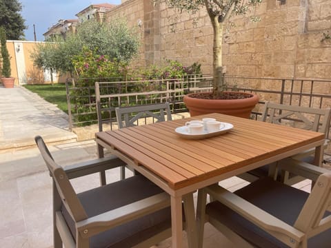 Patio, Balcony/Terrace