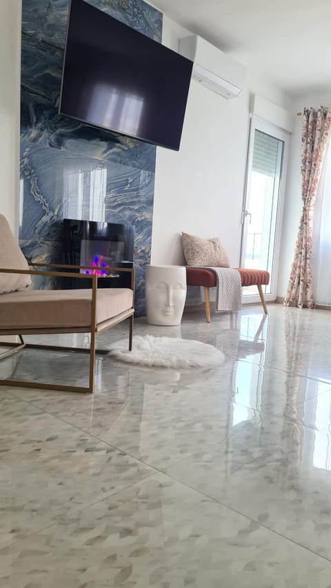 Communal lounge/ TV room, Living room