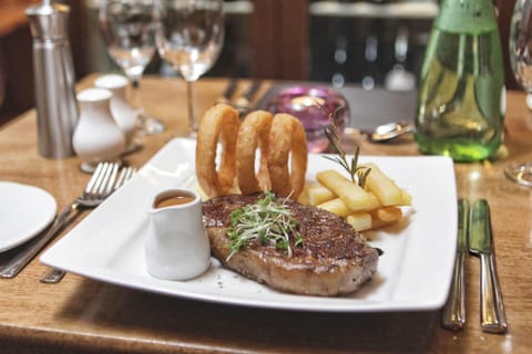 Restaurant/places to eat, Restaurant/places to eat