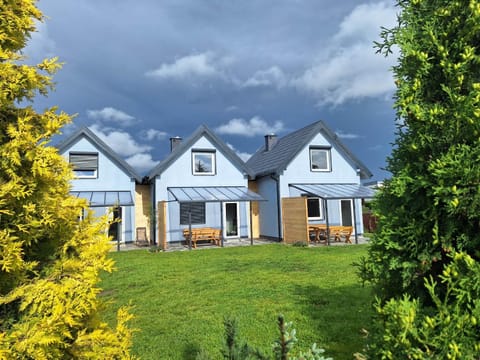 Property building, Garden, Balcony/Terrace