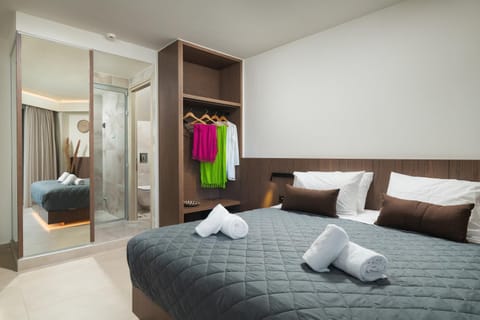 Bed, Photo of the whole room, Bedroom, towels, wardrobe