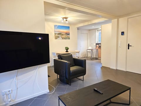 TV and multimedia, Kitchen or kitchenette, Seating area, Dining area