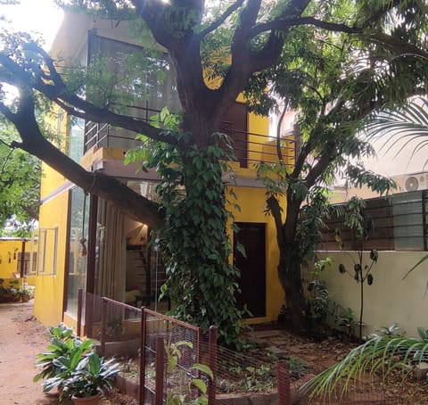 Property building, Garden view, Street view