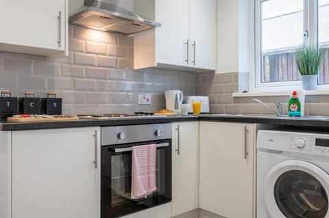 Maindee Parade by Tŷ SA Bed and Breakfast in Newport