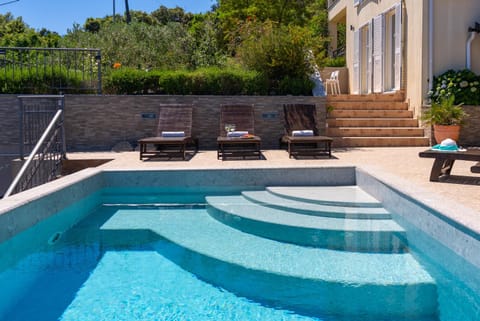 Patio, Garden, Garden view, Pool view, Swimming pool, sunbed