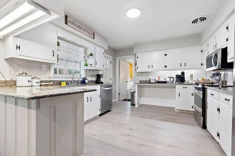 The Ranch 4-Bedrooms Large Yard & Patio House in Mobile