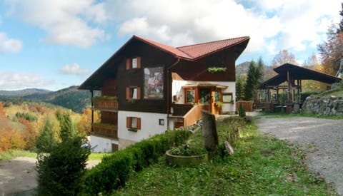 Facade/entrance, BBQ facilities, Balcony/Terrace