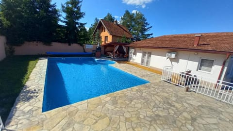 Swimming pool, sunbed
