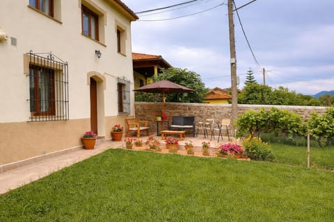 Property building, Garden, Garden view