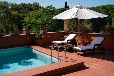 Day, Pool view, Swimming pool, sunbed