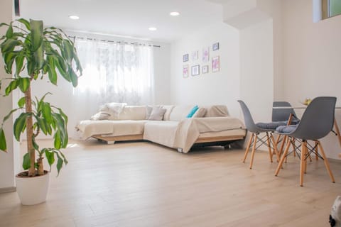 Living room, Photo of the whole room, Seating area
