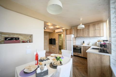 Coffee/tea facilities, Kitchen or kitchenette, Dining area, minibar, pet friendly, stove, toaster