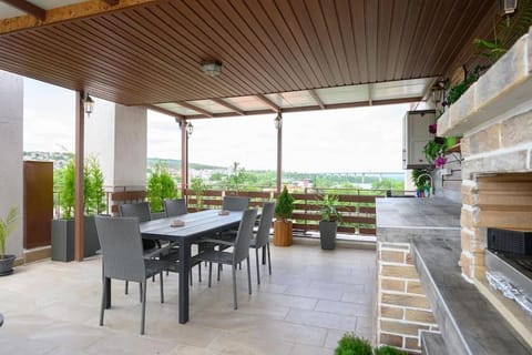 Garden, Balcony/Terrace