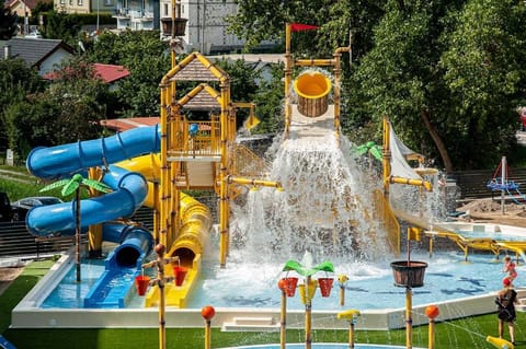 Patio, Aqua park